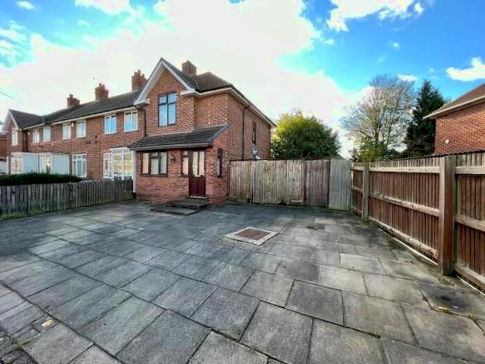 3 Bedroom End Of Terrace House To Rent In Wychbold Crescent, Birmingham, B33