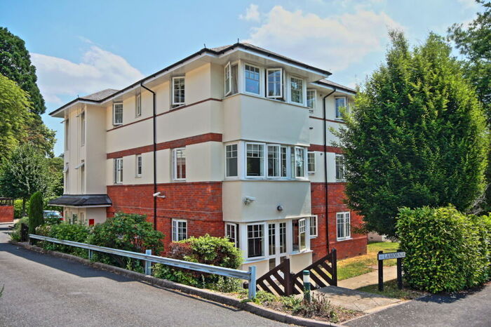 2 Bedroom Flat To Rent In Lamorna, Brooklyn Road, Woking, GU22