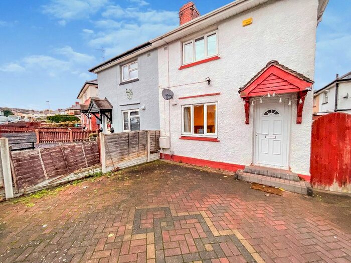 2 Bedroom Semi-Detached House To Rent In Worcester Road, Dudley, DY2