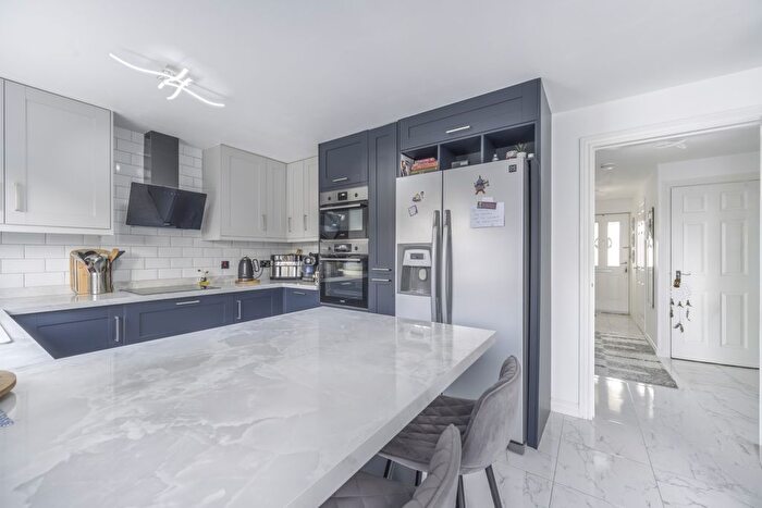 4 Bedroom Town House For Sale In Silbury Mews, Swindon, SN25