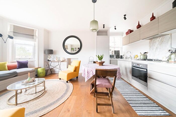 2 Bedroom Flat To Rent In Drive Mansions, London, SW6