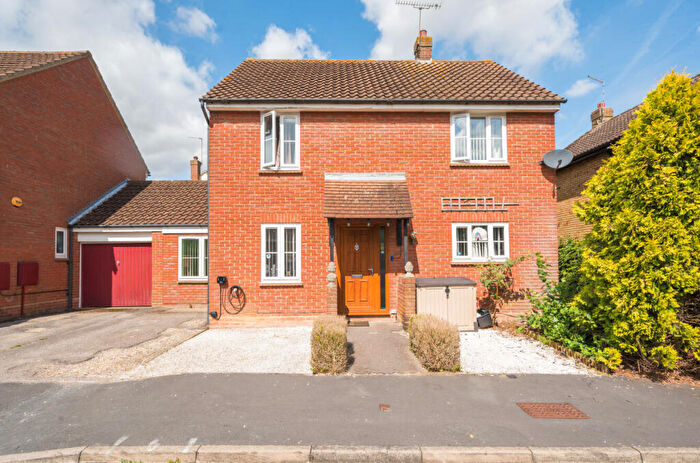 4 Bedroom Link Detached House For Sale In The Ridings, Bishop's Stortford, Hertfordshire, CM23