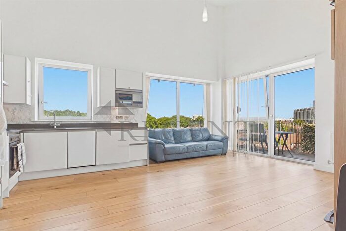 2 Bedroom Flat For Sale In Prince Court, Canning Town, E16