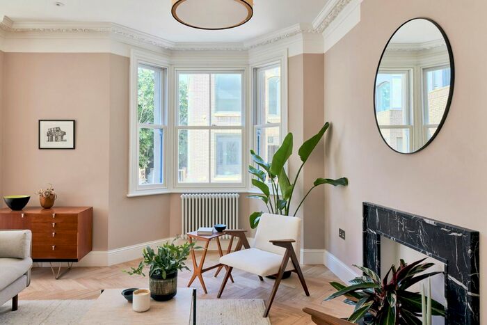 3 Bedroom Terraced House For Sale In Scawen Road, London, SE8