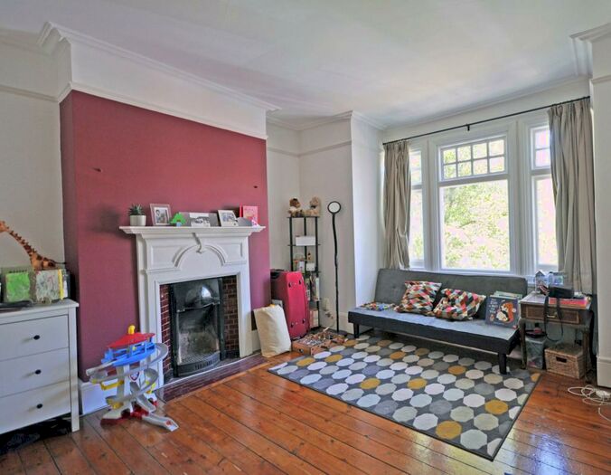 3 Bedroom Flat To Rent In Cowley Road, Mortlake, SW14