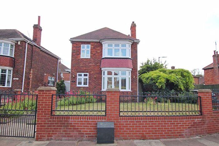 3 Bedroom Detached House For Sale In Clee Crescent, Old Clee, DN32