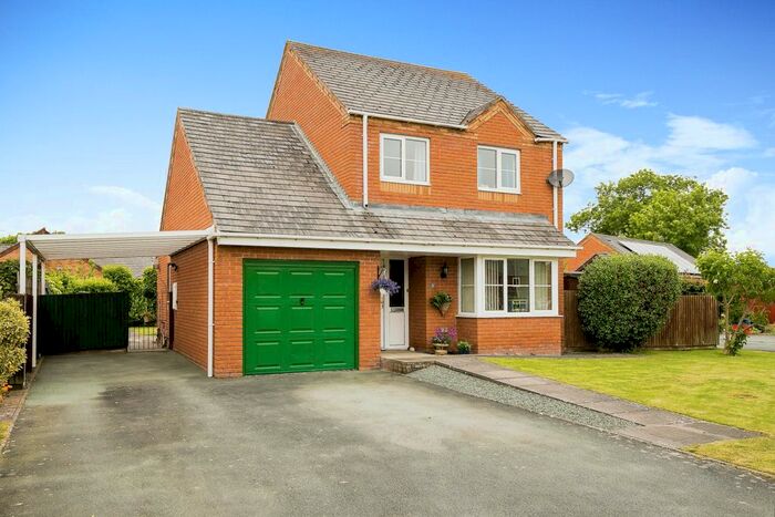 3 Bedroom Detached House For Sale In Vyrnwy Crescent, Four Crosses, Llanymynech, Powys, SY22
