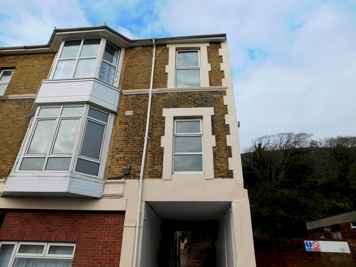 2 Bedroom Flat To Rent In High Street, Ventnor, Isle Of Wight., PO38
