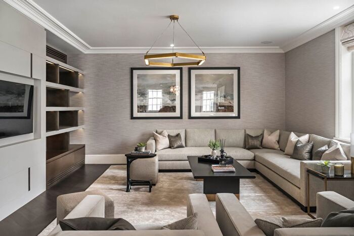 4 Bedroom Flat To Rent In Charles Street, London, W1J