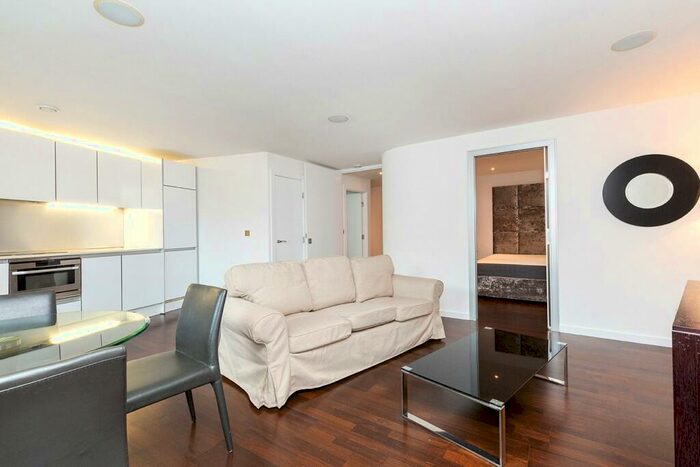 1 Bedroom Apartment To Rent In Islington On The Green, A Islington Green, Angel, Islington, London, N1