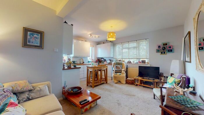 1 Bedroom Flat To Rent In Coronation Court, Brewster Gardens, London, W10