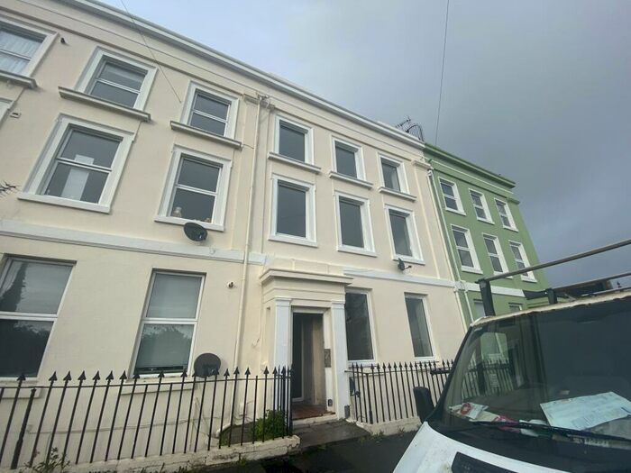 2 Bedroom Flat To Rent In Victoria Place, Stonehouse, Plymouth, PL1