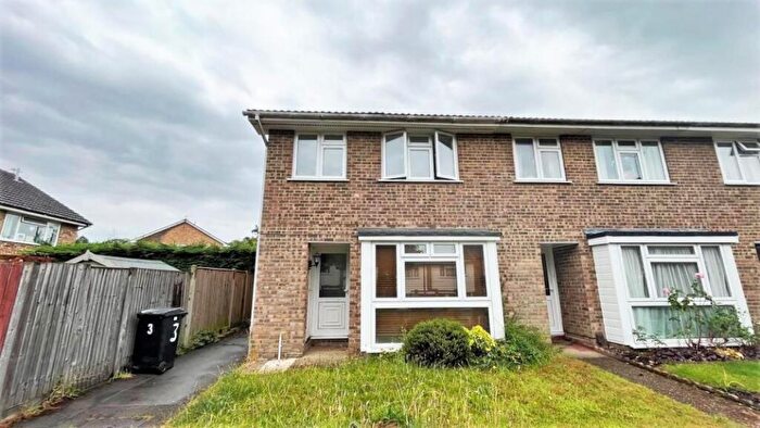 3 Bedroom End Of Terrace House To Rent In St Johns, Woking, GU21