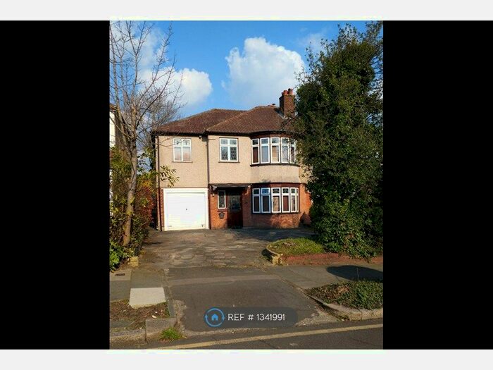 4 Bedroom Semi-Detached House To Rent In Murray Avenue, Bromley, BR1