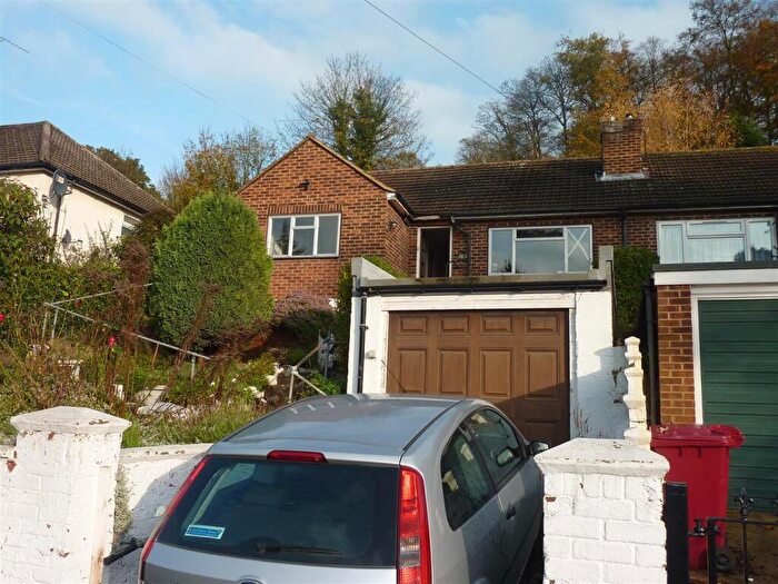 3 Bedroom Bungalow To Rent In Hemdean Road, RG4