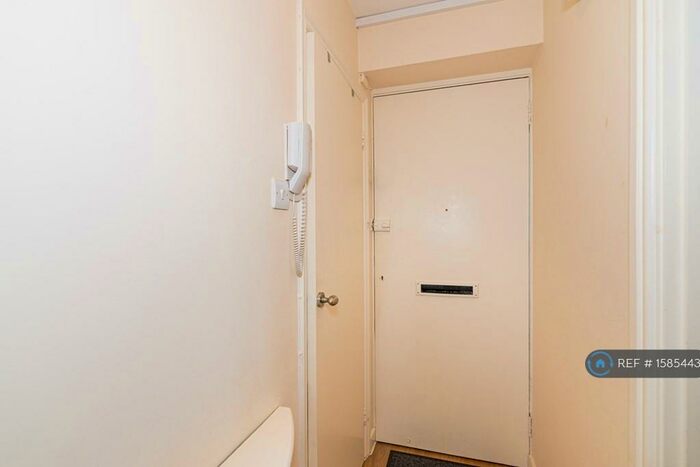 1 Bedroom Flat To Rent In The Beckers, London, N16