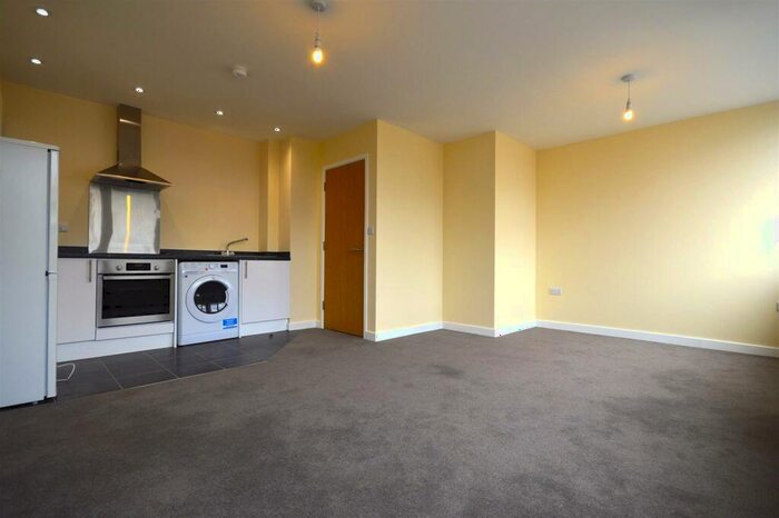 Studio To Rent In Burleys Way, Leicester, LE1