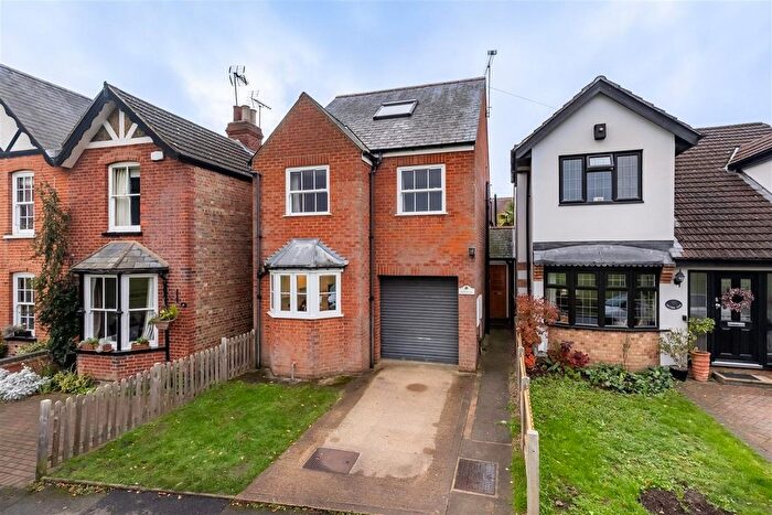 4 Bedroom Detached House For Sale In The Green, Theydon Bois, CM16