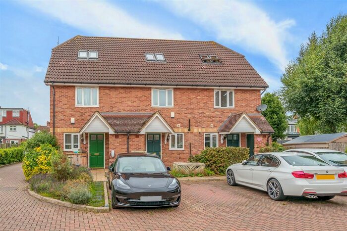 3 Bedroom Terraced House To Rent In Isabella Place, Kingston Upon Thames, KT2