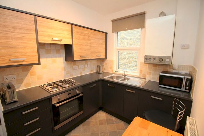 1 Bedroom Flat To Rent In Clifton Road, Wallington, Surrey, SM6