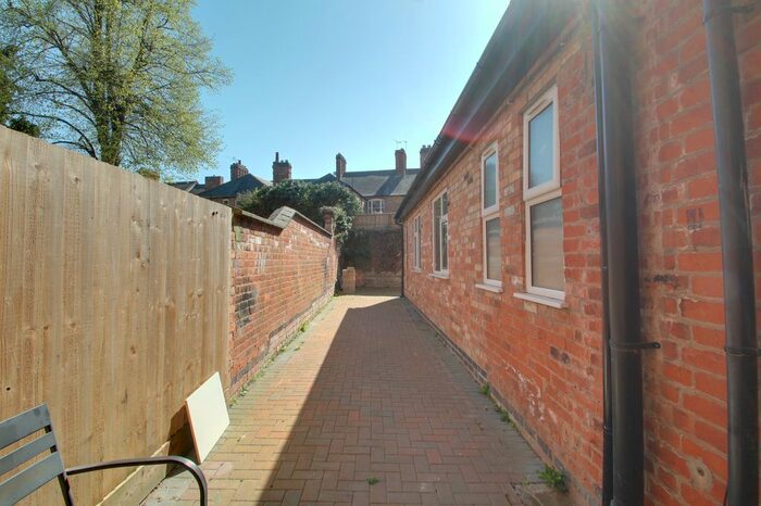 1 Bedroom Flat To Rent In Daneshill Road, Leicester, LE3