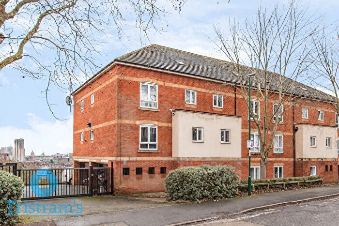 2 Bedroom Flat For Sale In City View, Cranmer Street, Nottingham, NG3