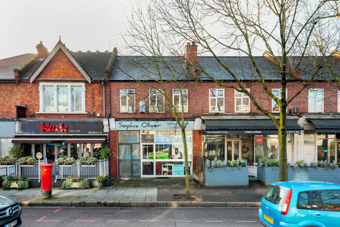 2 Bedroom Flat To Rent In Upper Richmond Road West, SW14