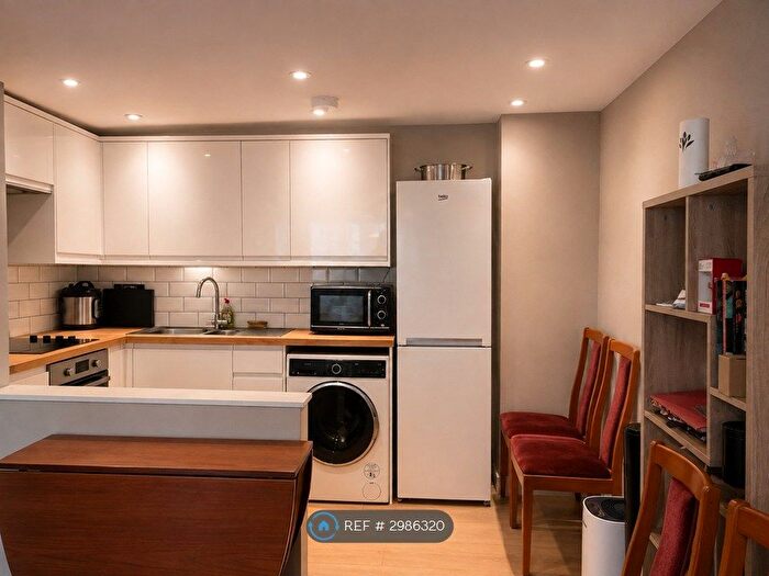2 Bedroom Flat To Rent In Bury Street, Abingdon, OX14