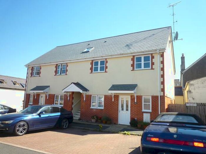 1 Bedroom Flat To Rent In The Mowhay, Croft Road, EX22