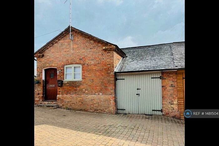 2 Bedroom Bungalow To Rent In Warren Farm, Ridgmont, MK43