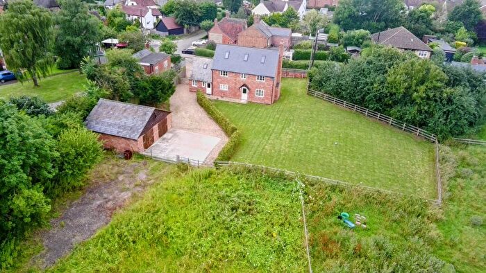 4 Bedroom Detached House For Sale In The Gardens, Adstock, MK18