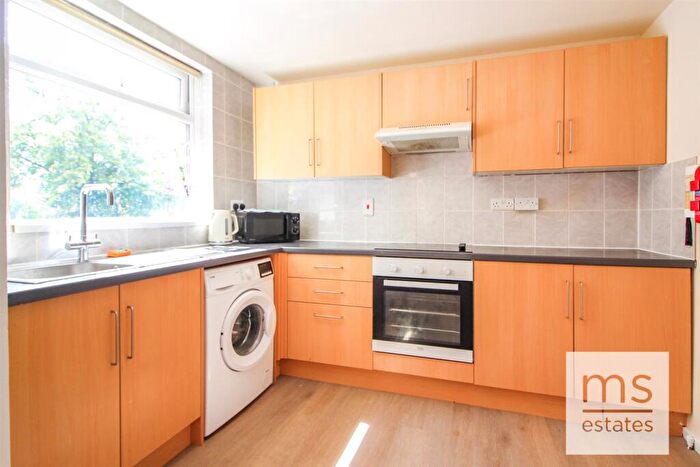 2 Bedroom Terraced House To Rent In £pppw Park Road, Lenton, Nottingham, NG7
