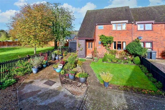 3 Bedroom End Of Terrace House For Sale In Green Lane, Trottiscliffe, Kent, ME19