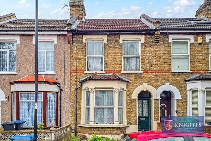 3 Bedroom Terraced House For Sale In Henley Road, London, N18