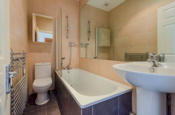 2 Bedroom Flat To Rent In Waldegrave Road, Crystal Palace, London, SE19