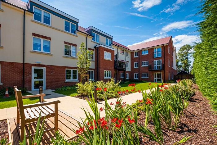 2 Bedroom Retirement Property For Sale In Meadow Lodge, Billericay, Essex, CM12