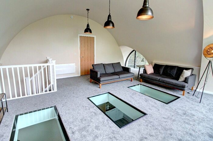 2 Bedroom Apartment To Rent In Raven Road, Gateshead, Tyne And Wear, NE8