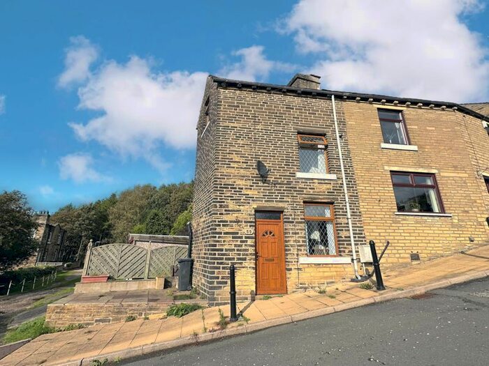 2 Bedroom Terraced House To Rent In Trooper Lane, Southowram, Halifax, HX3
