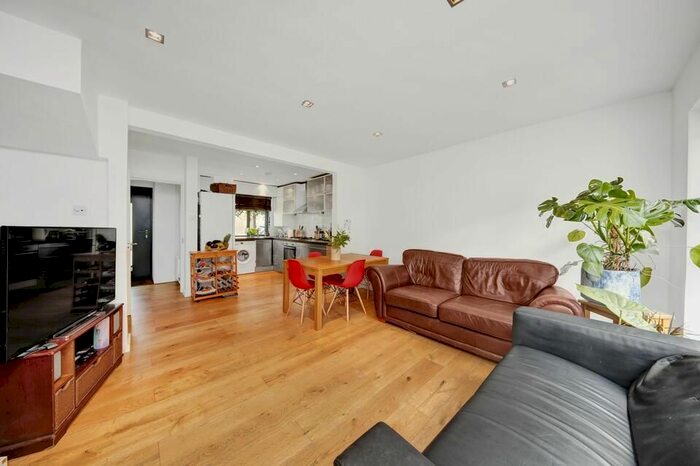 3 Bedroom Terraced House To Rent In Mitford Road, London, N19