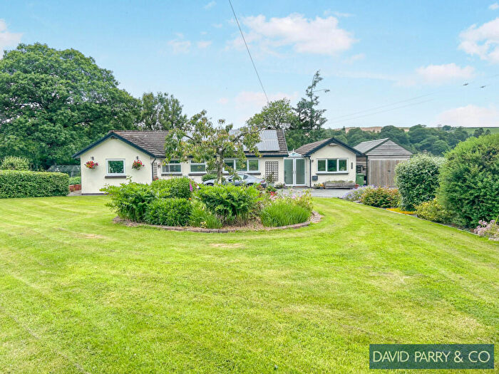 3 Bedroom Bungalow For Sale In Llanbister Road Llandrindod Wells, LD1
