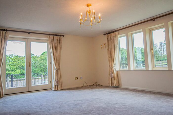5 Bedroom Detached House To Rent In Wakefield Road, Grange Moor, Wakefield, WF4
