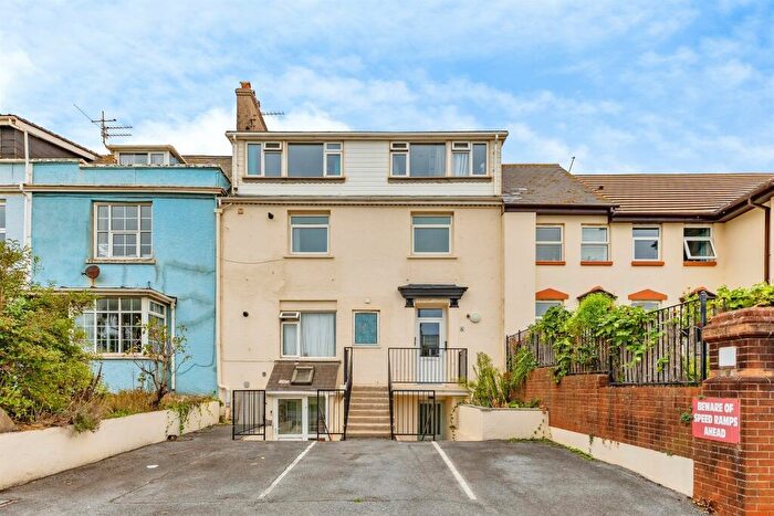2 Bedroom Flat For Sale In West Cliff, Dawlish, EX7