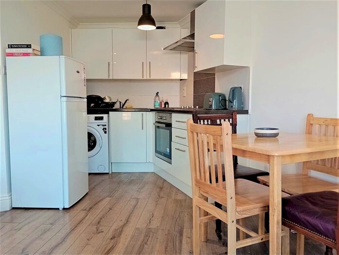1 Bedroom Flat To Rent In Stoke Newington Road, London, N16