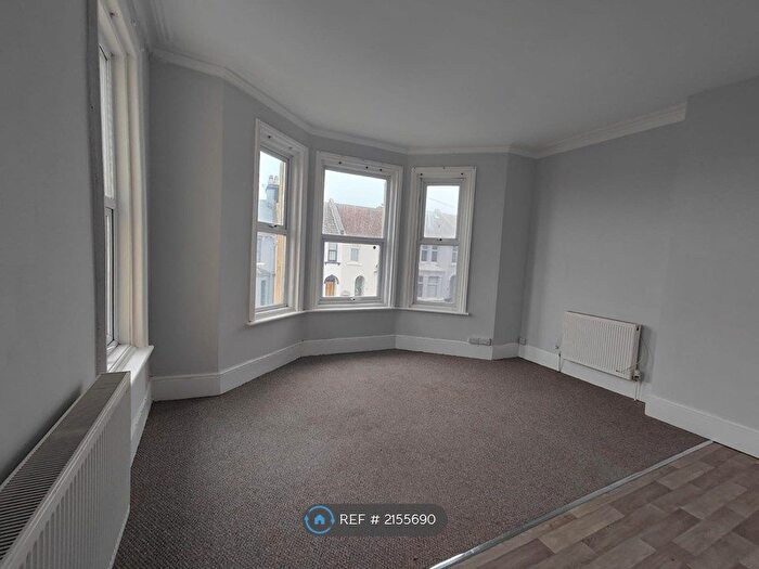 2 Bedroom Flat To Rent In Ashburnham Road, Hastings, TN35