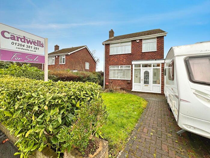 3 Bedroom Detached House For Sale In Glencoe Drive, Breightmet, BL2