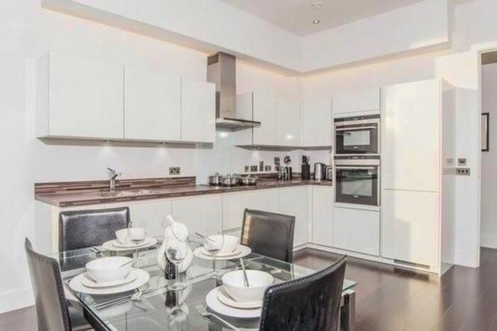 2 Bedroom Flat To Rent In Regent Canalside, Camden Road, Camden Town, London, NW1