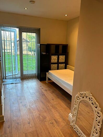 Studio To Rent In Gaysham Avenue, Ilford, Gantshill, Ig4