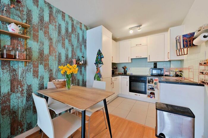 1 Bedroom Flat To Rent In Point Pleasant, Wandsworth, London, SW18