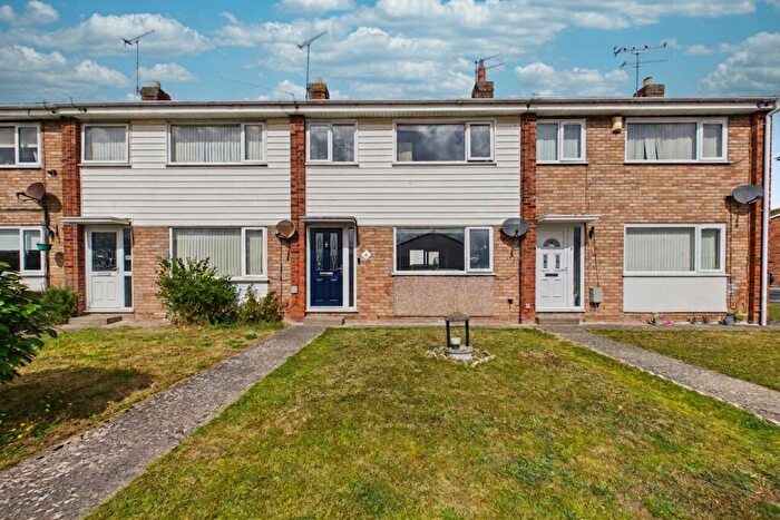 3 Bedroom Terraced House For Sale In Llys Arthur, Towyn, LL22