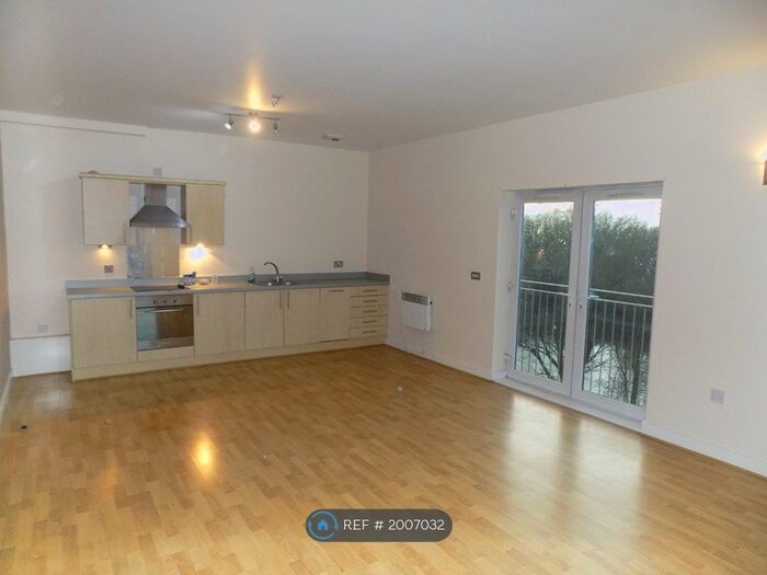 2 Bedroom Flat To Rent In Dunlop Street, Warrington, WA4